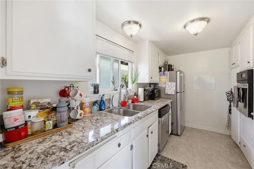 2558 Seahorse Avenue Ventura, CA 93001