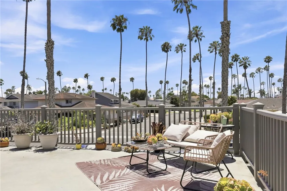 2558 Seahorse Avenue Ventura, CA 93001
