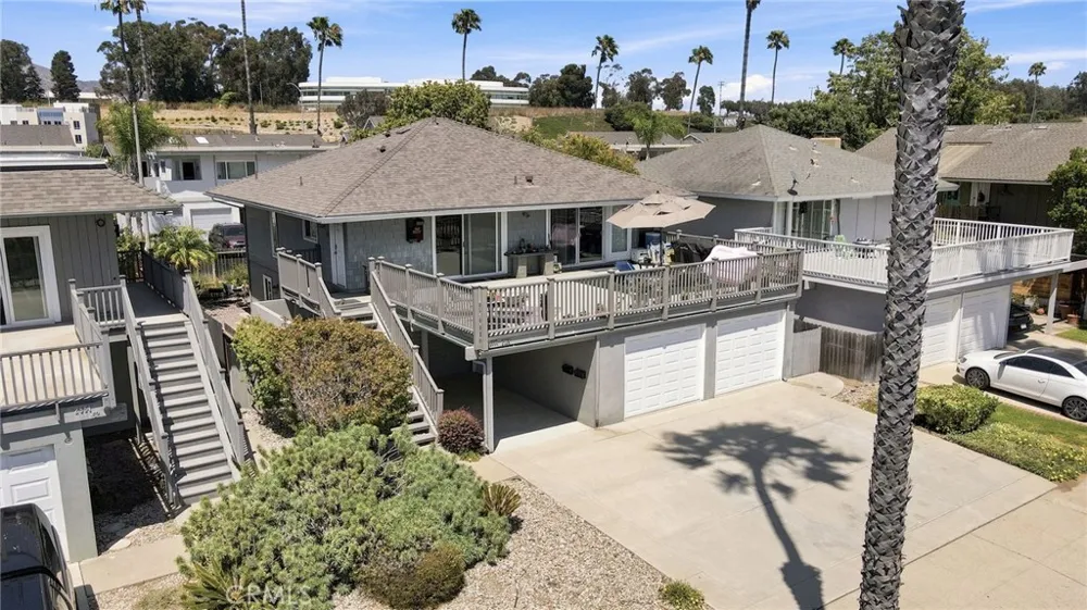 2558 Seahorse Avenue Ventura, CA 93001