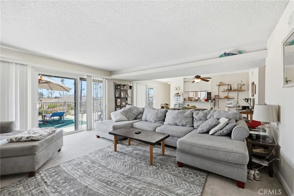 2558 Seahorse Avenue Ventura, CA 93001