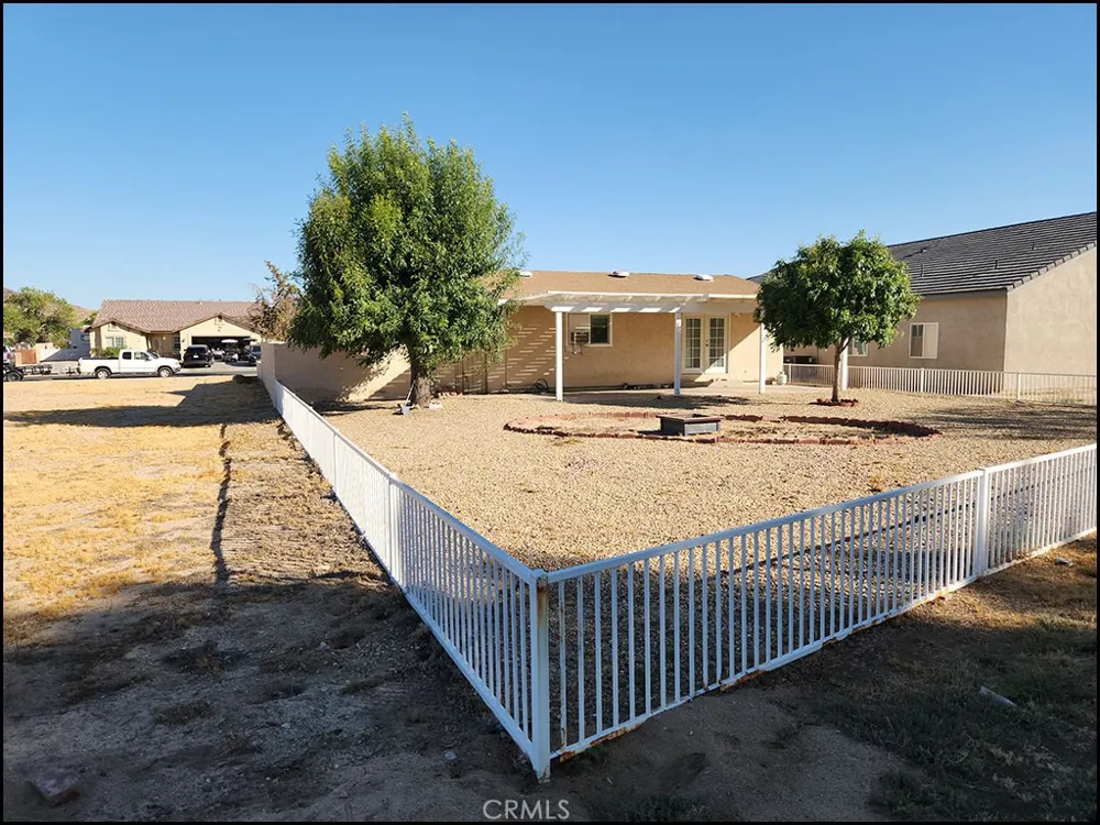 27400 Cloverleaf Lane Helendale, CA 92342