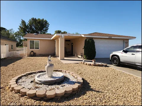 27400 Cloverleaf Lane
