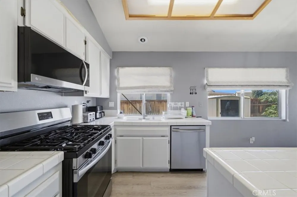 15636 Amber Pointe Victorville, CA 92394