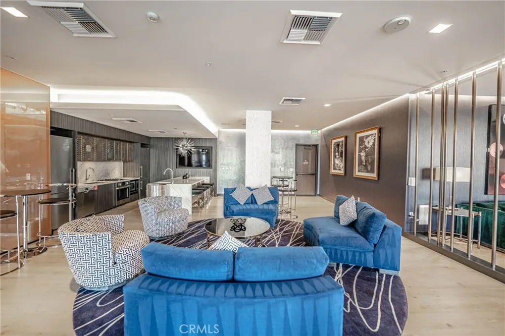 1050 S Grand #1003 Los Angeles, CA 90015