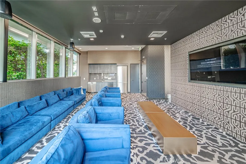 1050 S Grand #1003 Los Angeles, CA 90015