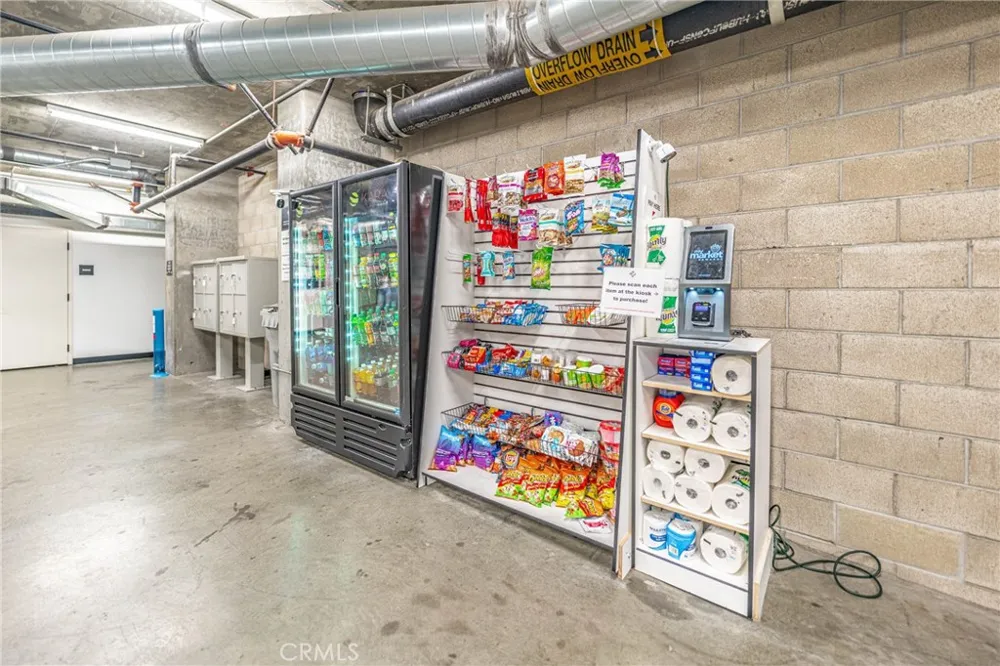 1050 S Grand #1003 Los Angeles, CA 90015