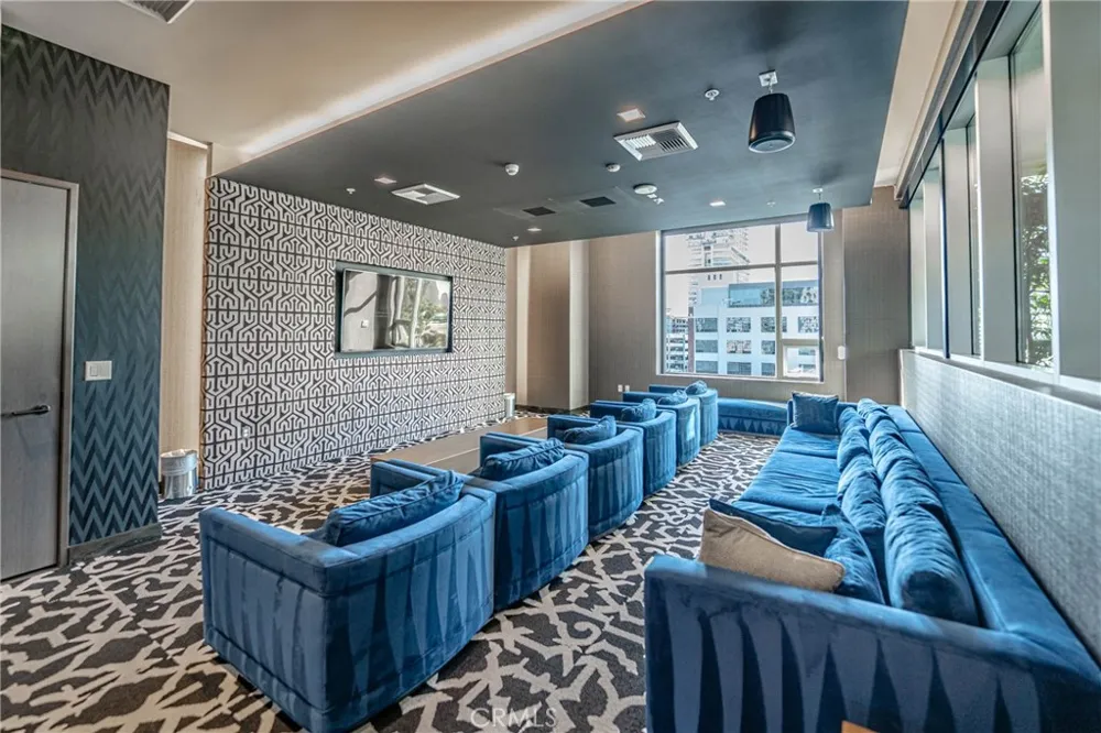 1050 S Grand #1003 Los Angeles, CA 90015