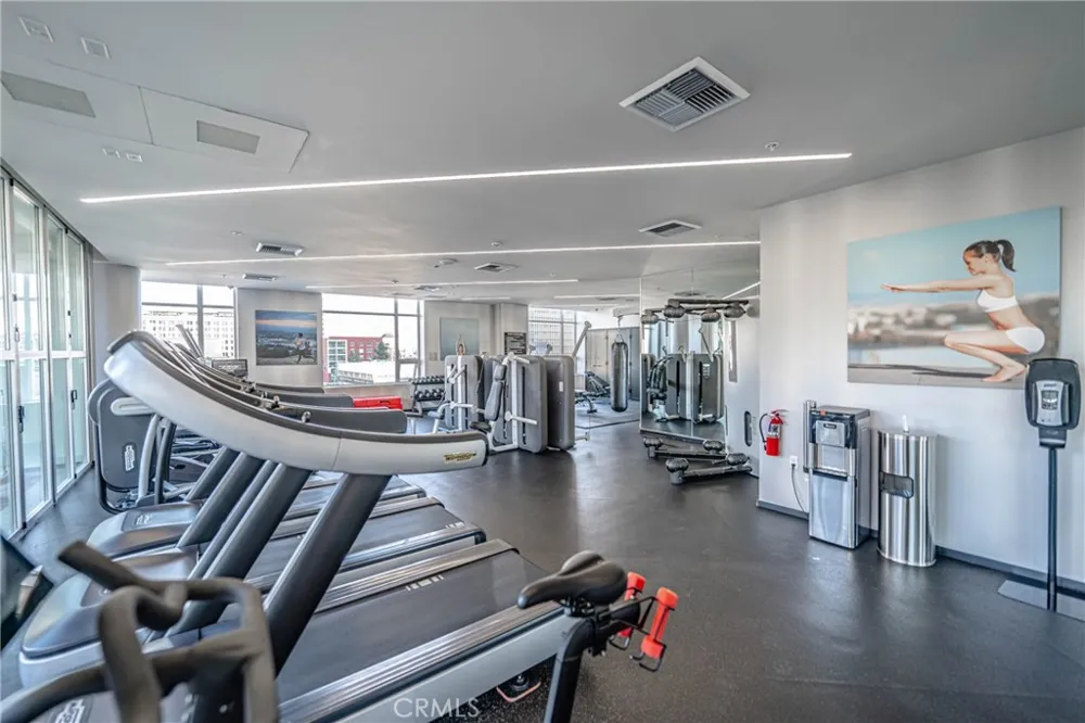 1050 S Grand #1003 Los Angeles, CA 90015