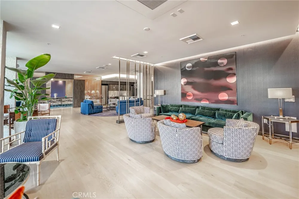 1050 S Grand #1003 Los Angeles, CA 90015