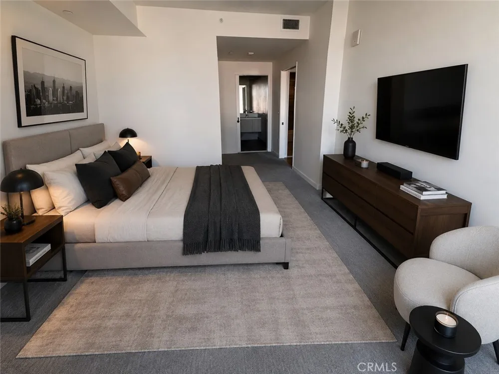 1050 S Grand #1003 Los Angeles, CA 90015