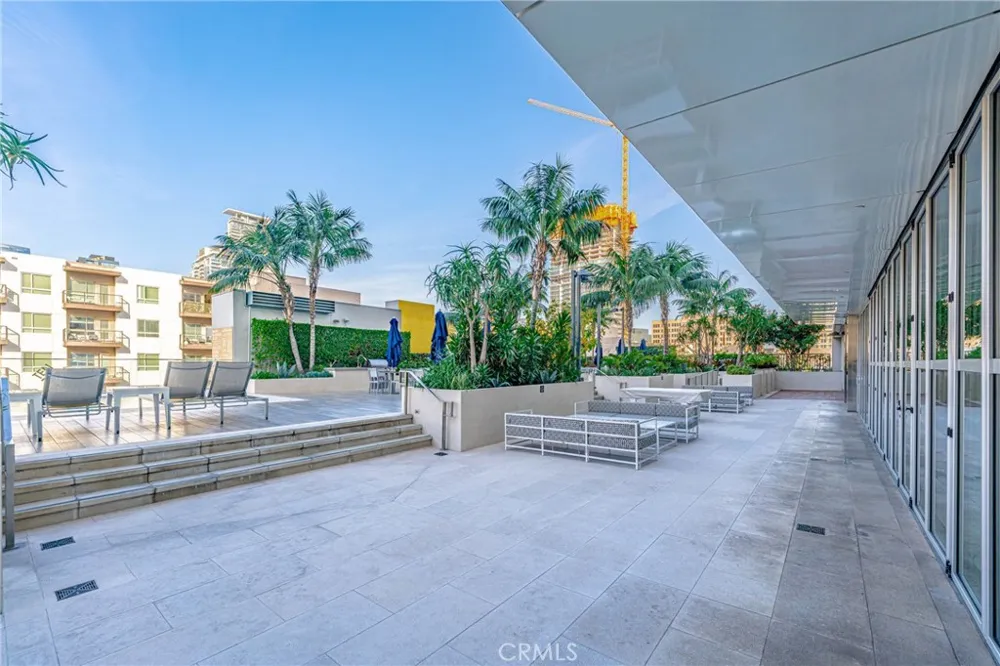 1050 S Grand #1003 Los Angeles, CA 90015