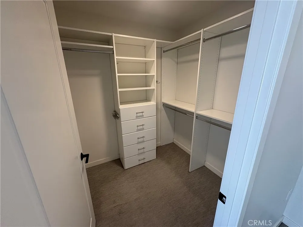 1050 S Grand #1003 Los Angeles, CA 90015