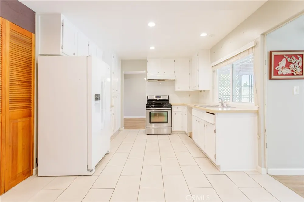 23728 President Harbor City, CA 90710
