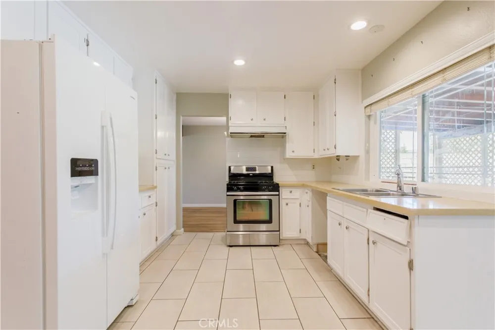 23728 President Harbor City, CA 90710