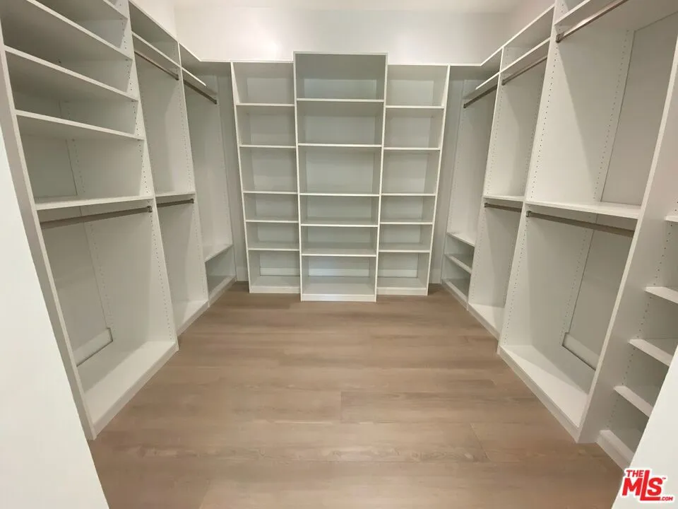 5015 Redwillow Lane La Canada Flintridge, CA 91011