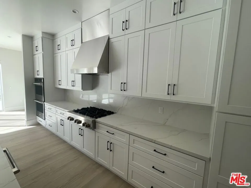 5015 Redwillow Lane La Canada Flintridge, CA 91011