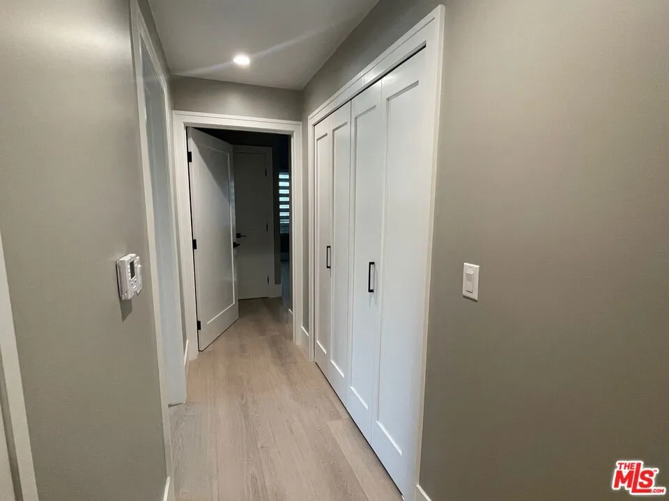 5015 Redwillow Lane La Canada Flintridge, CA 91011