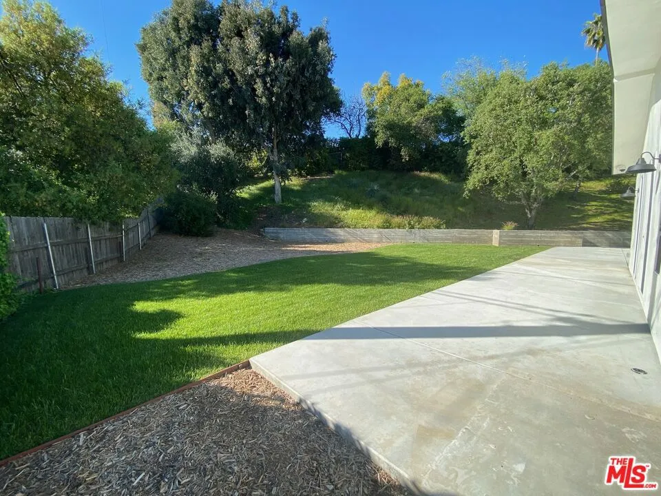 5015 Redwillow Lane La Canada Flintridge, CA 91011