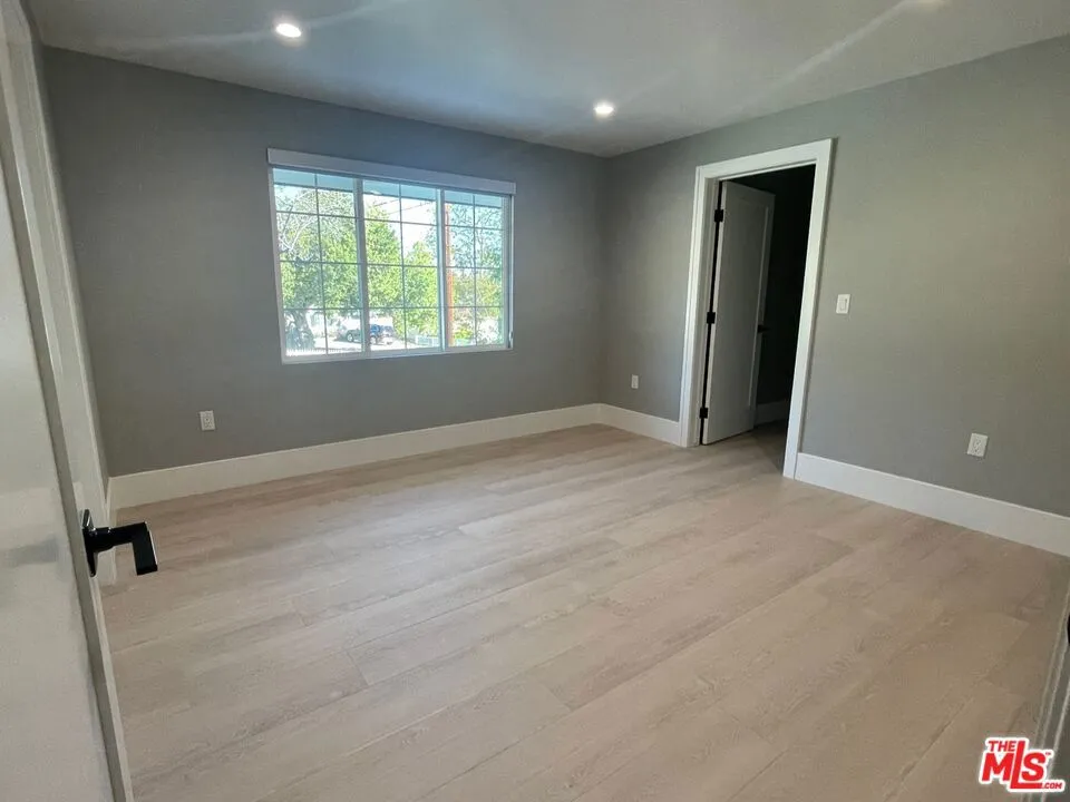 5015 Redwillow Lane La Canada Flintridge, CA 91011