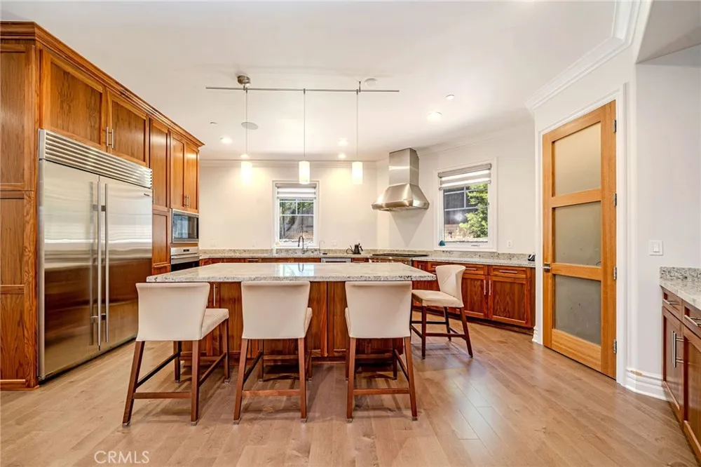 1217 Olive La Canada Flintridge, CA 91011