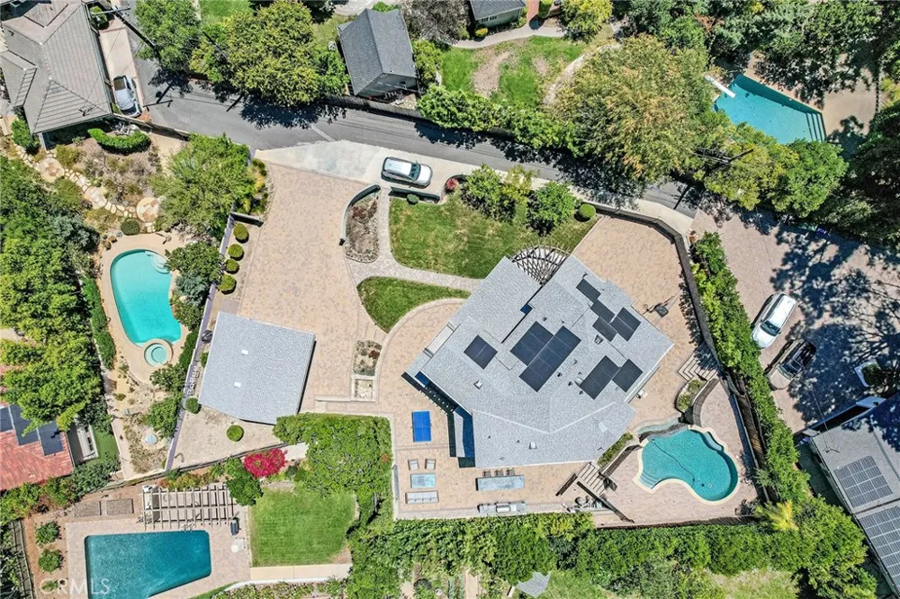 1217 Olive La Canada Flintridge, CA 91011