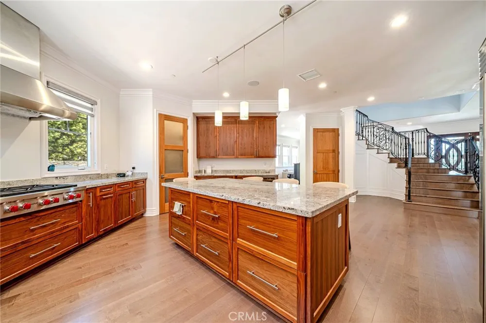 1217 Olive La Canada Flintridge, CA 91011