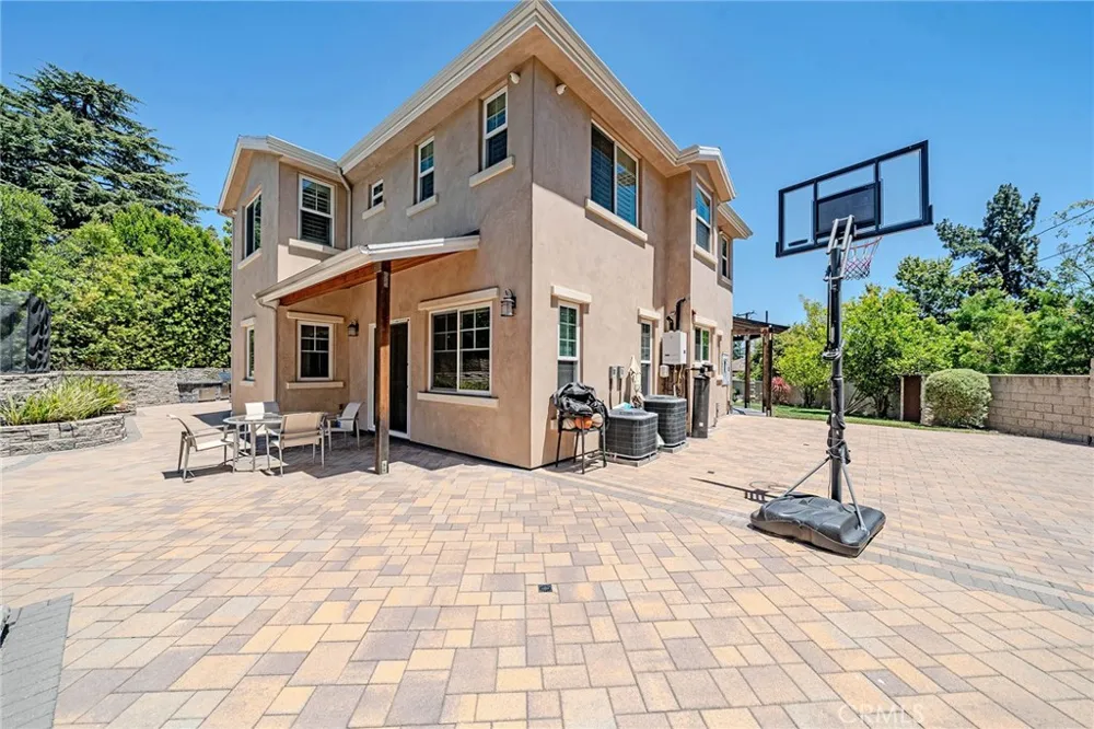 1217 Olive La Canada Flintridge, CA 91011