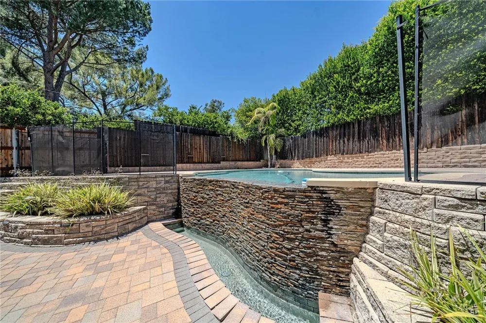 1217 Olive La Canada Flintridge, CA 91011