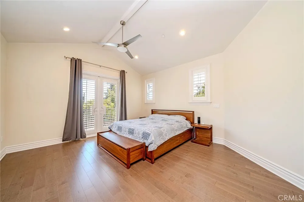 1217 Olive La Canada Flintridge, CA 91011