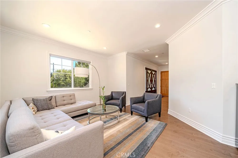 1217 Olive La Canada Flintridge, CA 91011