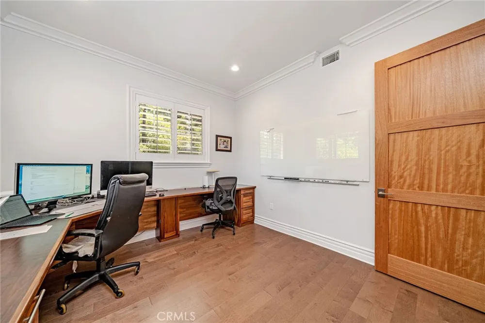 1217 Olive La Canada Flintridge, CA 91011