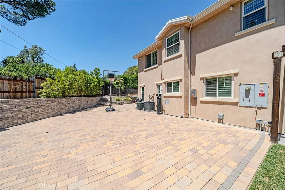 1217 Olive La Canada Flintridge, CA 91011