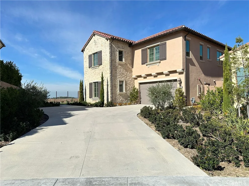 131 Summerland Irvine, CA 92602