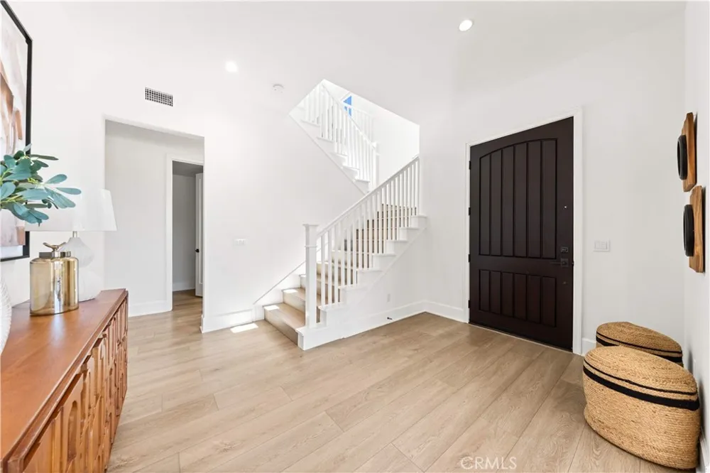 131 Summerland Irvine, CA 92602