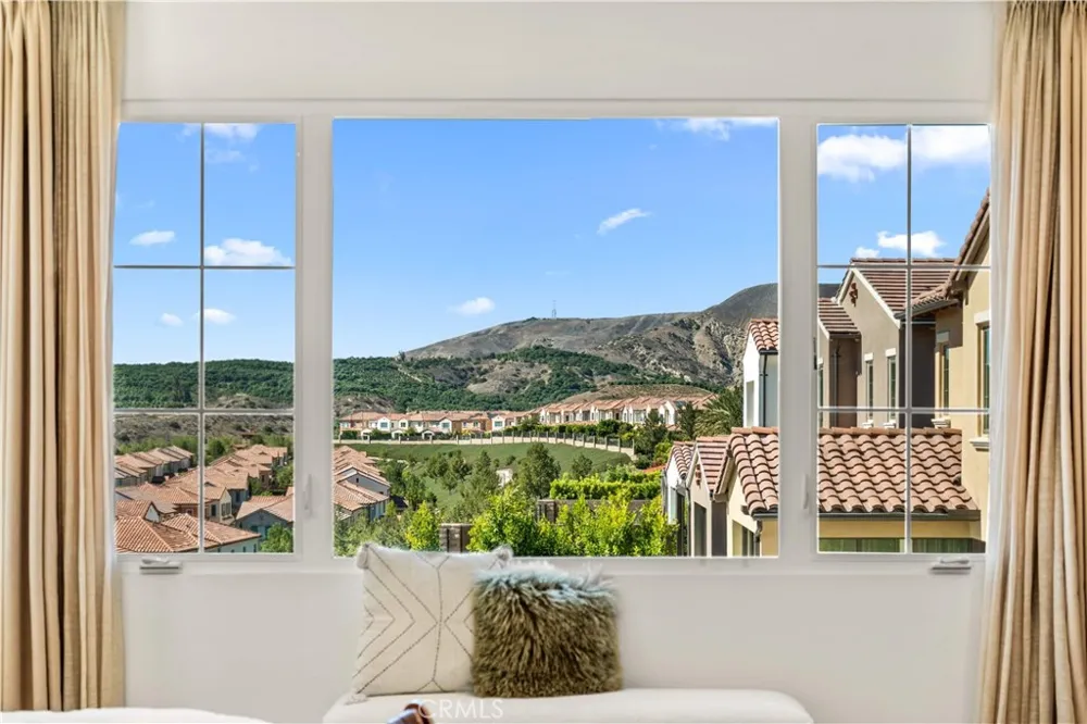 131 Summerland Irvine, CA 92602