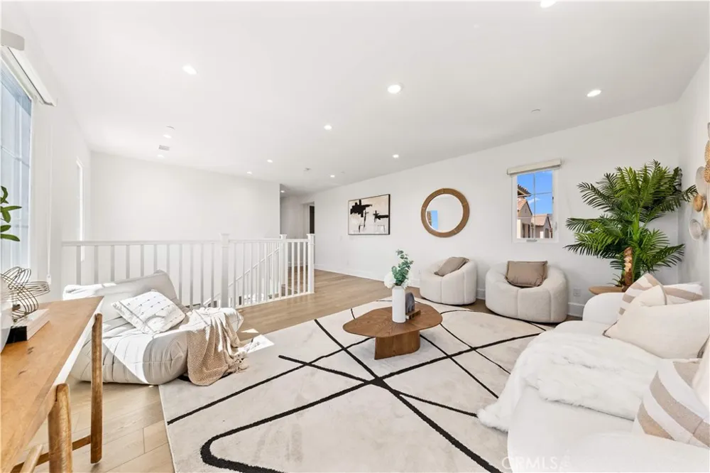 131 Summerland Irvine, CA 92602