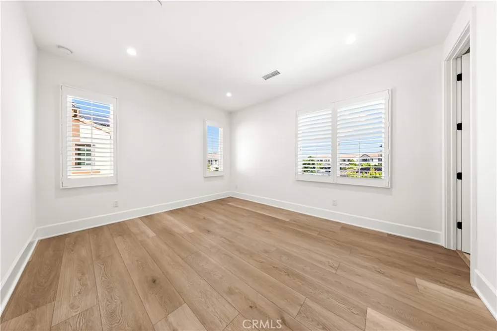 131 Summerland Irvine, CA 92602