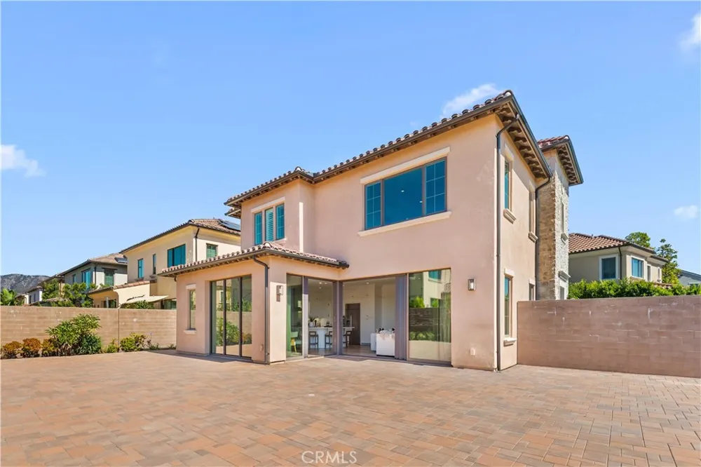 131 Summerland Irvine, CA 92602