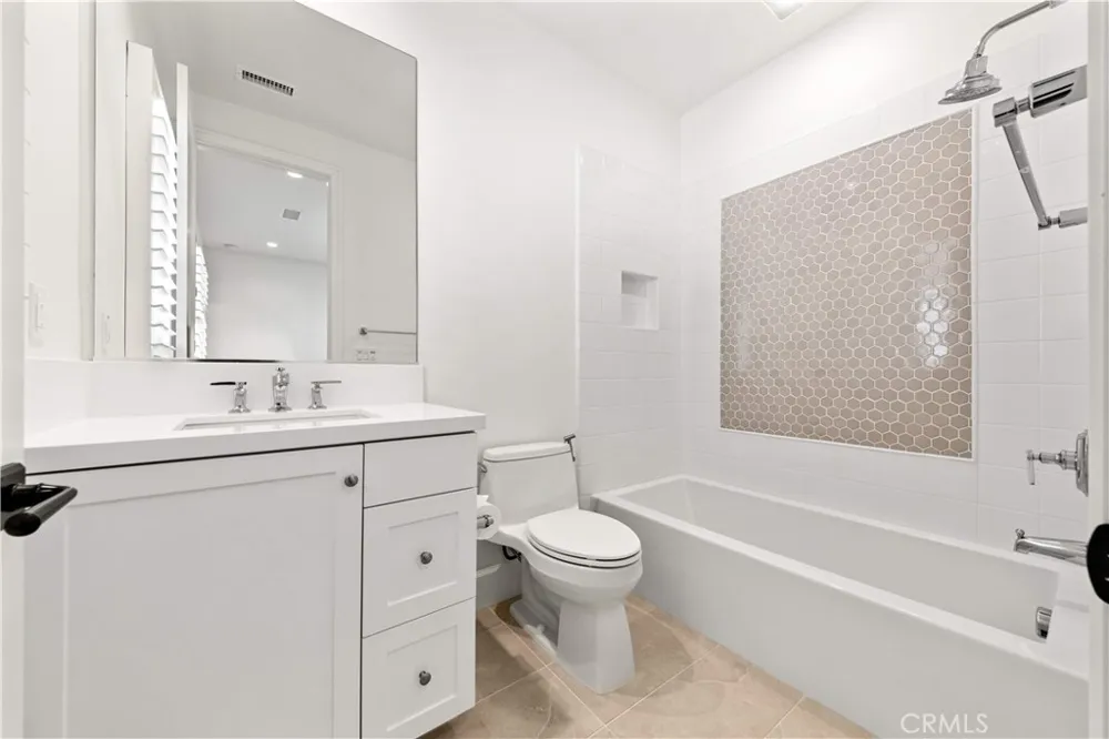 131 Summerland Irvine, CA 92602