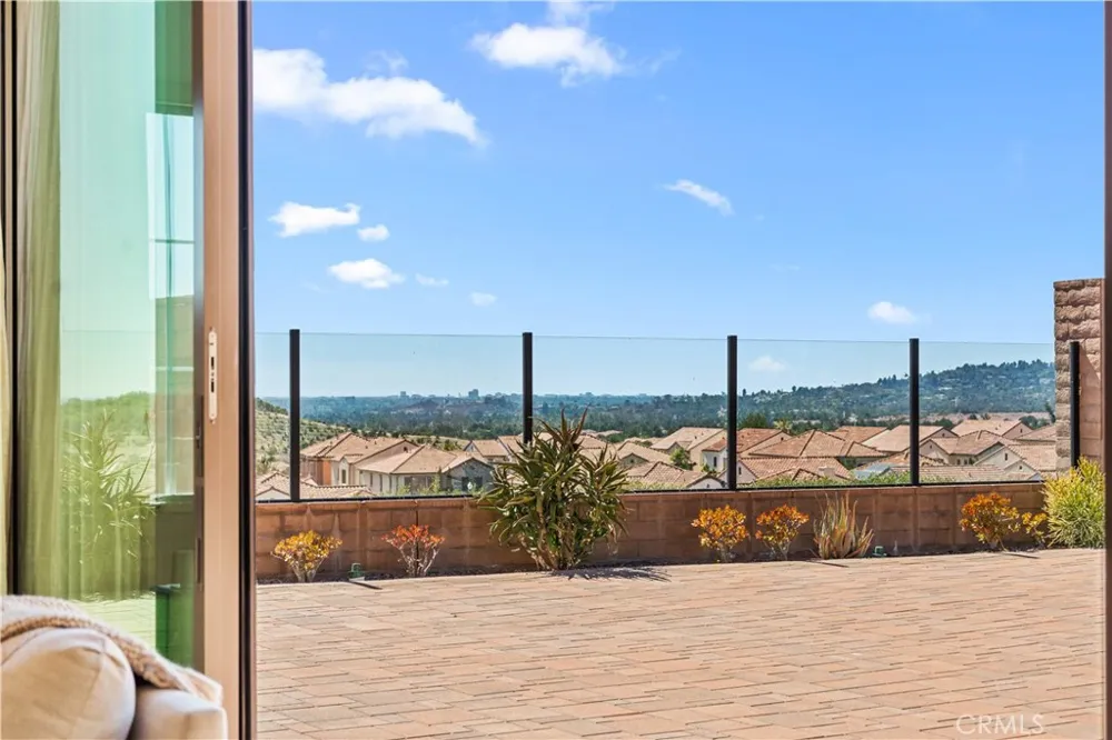 131 Summerland Irvine, CA 92602