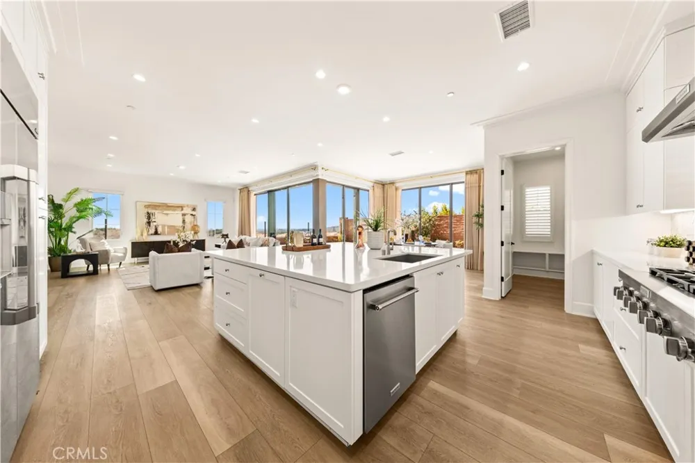 131 Summerland Irvine, CA 92602