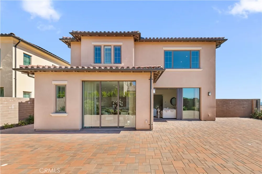 131 Summerland Irvine, CA 92602