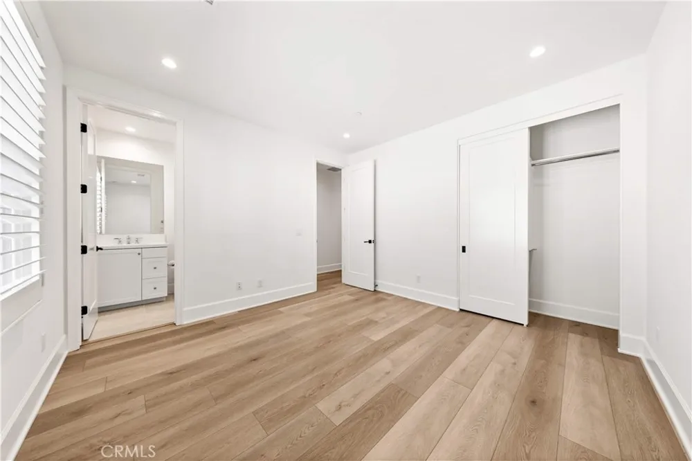 131 Summerland Irvine, CA 92602