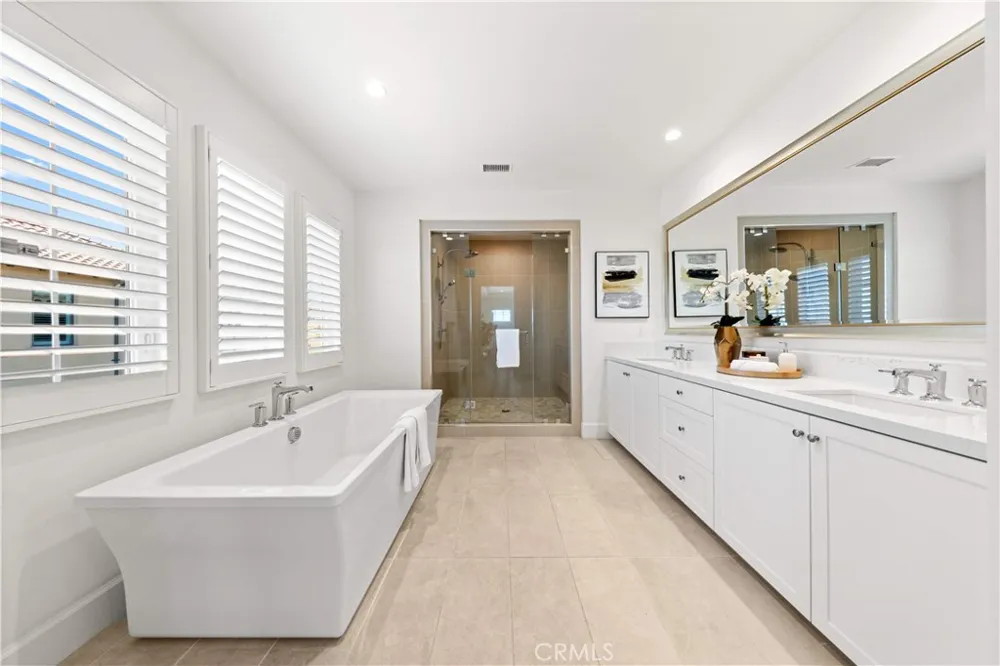 131 Summerland Irvine, CA 92602