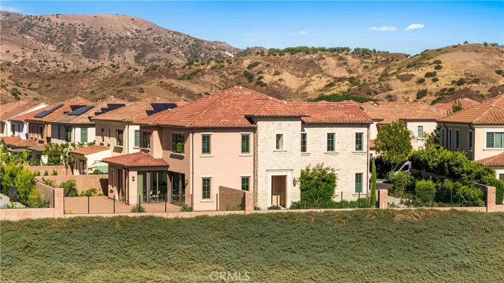 131 Summerland Irvine, CA 92602