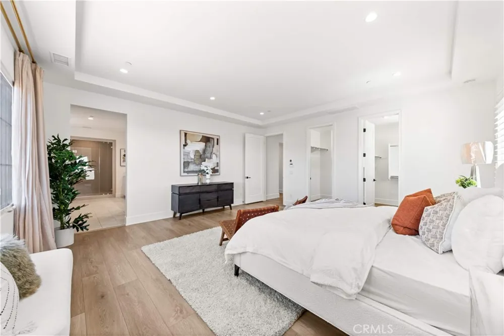 131 Summerland Irvine, CA 92602