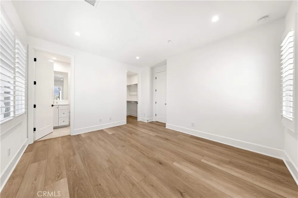 131 Summerland Irvine, CA 92602
