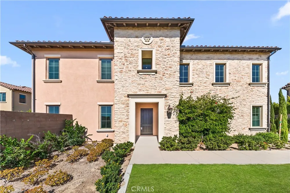 131 Summerland Irvine, CA 92602