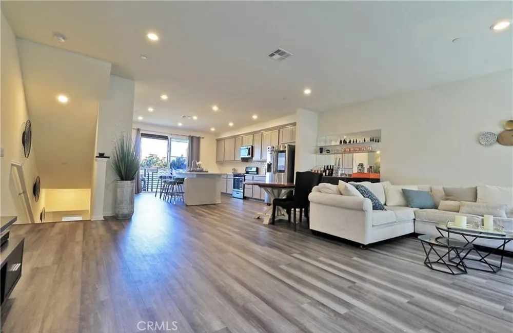 1163 Orchard Covina, CA 91722