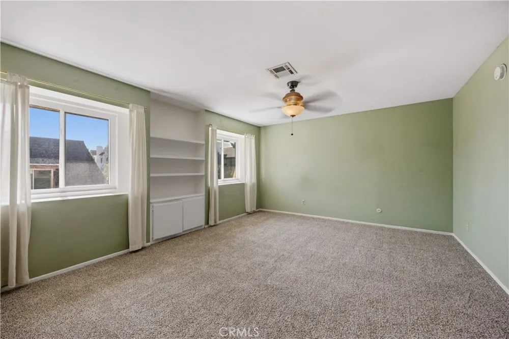 17943 Magnolia Boulevard #16 Encino, CA 91316